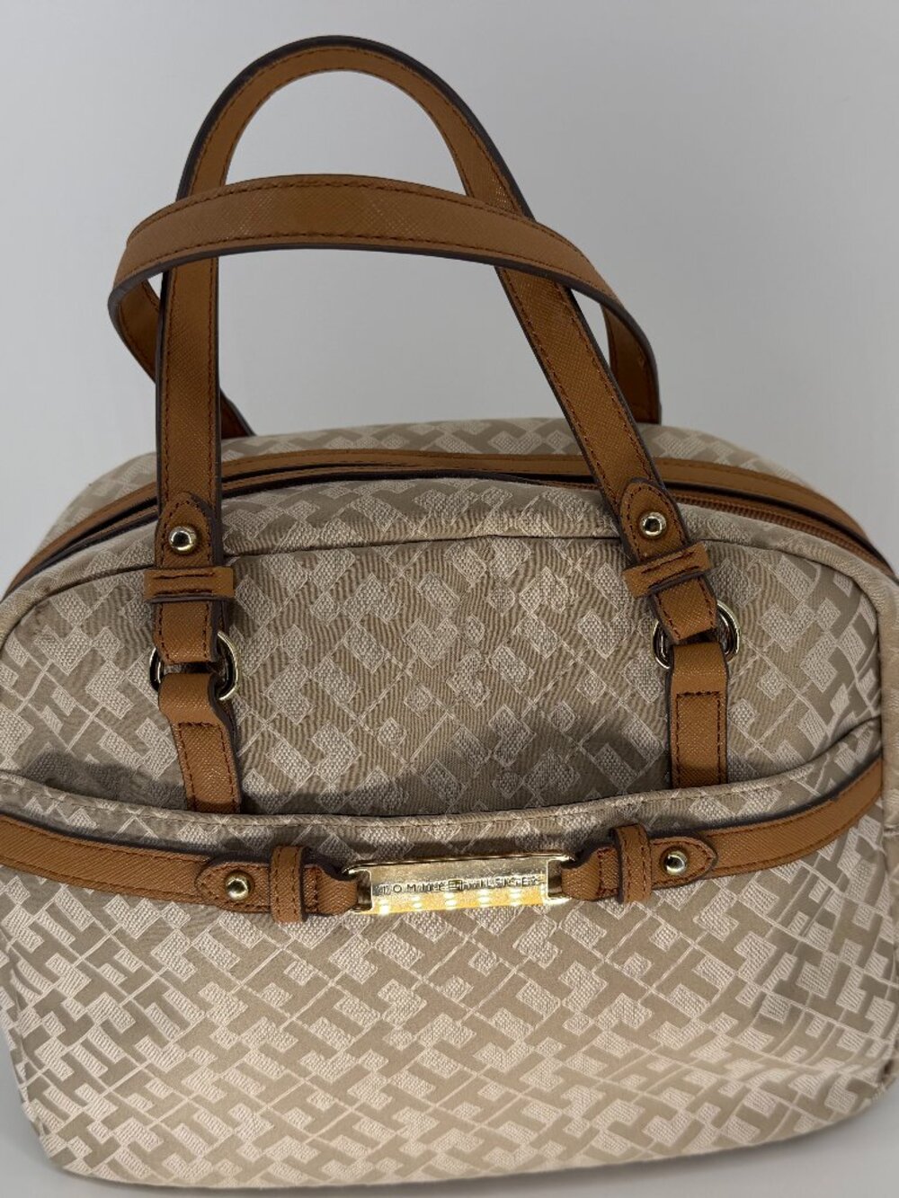 Tommy Hilfiger Monogram Small Hobo Shoulder Bag tan/Brown Zip